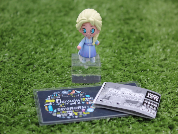 1.Gashapon Disney Frozen Nordic Mini Figure 2 - Elsa