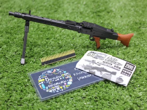 4.Gashapon THE Gun Real Mini SP Light Machine Gun - MG42 Woodstock