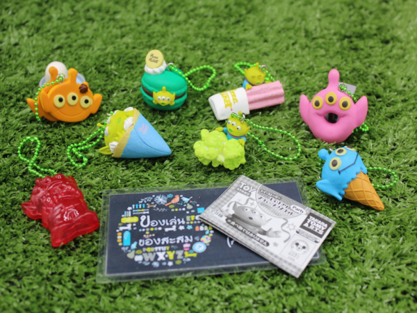 9.Gashapon Disney Toy Story Alien Sweets Mascot Party