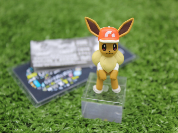 3.Gashapon Pokemon Let's Go! Pikachu Let's Go! Eevee Together Adventure Mascot - Eevee (Sportswear)