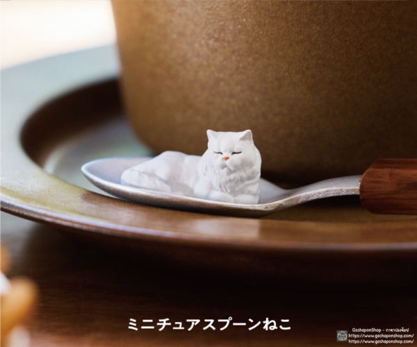 2.Gashapon Panda ‘s Ana Miniature Cat – Spoon Cat