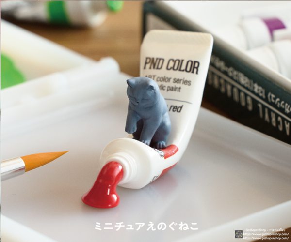 3.Gashapon Panda ‘s Ana Miniature Cat – Paint Cat